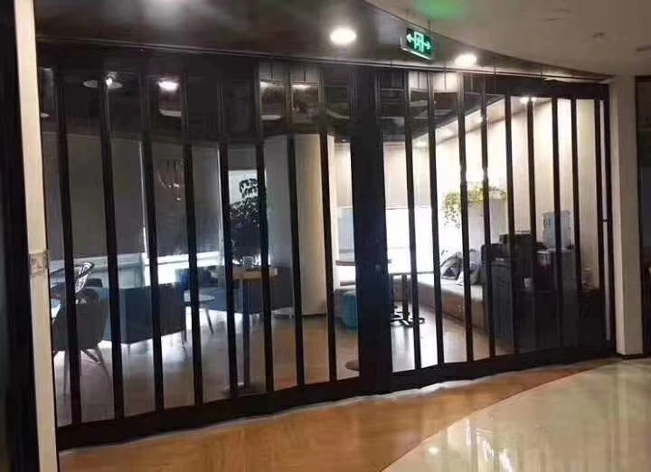 Horizontale neue Art-transparente klare Crystal Polycarbonate-PC Falttür für Einkaufszentren oder andere kommerzielle Anwendung